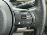 ◆アダプティブクルーズコントロール◆予め設定した車速内でクルマが自動的に加減速。前走車との適切な車間距離を維持しながら追従走行します。【LKAS】車線維持支援システムでステアリング操作を支援。