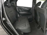 ゆとりある広々とした車内空間は、ドライブを始め買い物やレジャーなど、幅広く活躍します。一人でもみんなとでもお出かけを楽しみましょう!