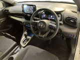運転席周りのレイアウトをご覧ください。ナビゲーションが綺麗に装着されすっきり収まってますね!