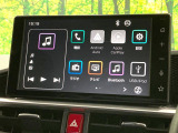 【9インチディスプレイオーディオ】お手持ちのスマートフォンとの連携で、ナビや音楽再生など各種アプリを使用可能。スマホに近い感覚でお使いいただけます♪