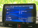 多様なオーディオソースに対応し、お好みの音楽を楽しめます。長距離ドライブも快適に過ごせるでしょう。
