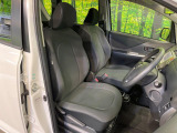 運転席まわりには十分なスペースがあり、大柄な方でもゆったり運転していただける環境です。