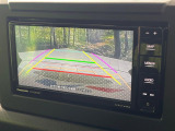 【バックカメラ】駐車時に後方がリアルタイム映像で確認できます。大型商業施設や立体駐車場での駐車時や、夜間のバック時に大活躍!運転スキルに関わらず、今や必須となった装備のひとつです!