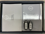 スマートキーは鍵をバッグに入れたままでもドアロックの開閉やエンジンのON・OFFができます。夜間や雨の日も鍵を探さなくて良いので便利です。