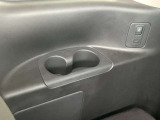 大型のカップも入るカップホルダーです。
