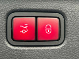 スタッフ全員が自動車保険の資格を保有しており、万が一の事故の際のサポート体制を整えております。メルセデス・ベンツ自動車保険プログラムをご用意しております。無料証券診断を行います!