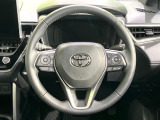 インテリアに合わせたデザインのステアリングは、運転される方のことも考え、運転しやすい形状、大きさです。是非一度、実際に触ってお確かめください。