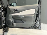 運転席ドアの内張☆パワーウィンドウです♪