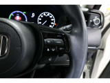Hondaセンシングの機能のひとつ、アダプティブクルーズコントロール付!アクセルから足を離しても設定したスピードと前車との車間を保ち走行してくれます!車線維持もアシスト☆高速道路で疲労軽減ですね☆