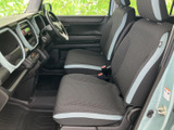 ドライバー席からの視界は良好で、運転に集中できます。操作性も考えられた設計で、誰でも扱いやすいでしょう。
