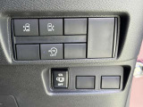 両側が電動スライドドアで、左右どちらからでも乗り降りOK。更に運転席のスイッチ、インテリキーのボタンでも開閉自在。挟み込み防止機能も安心です!