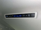 後席用にもエアコンの吹き出し口があり快適です。どの席に座っても快適なドライブが楽しめます♪