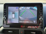 駐停車には便利なアラウンドビューモニター搭載。サイドモニターの切り替えも可能です。