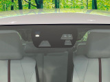 【スマートブレーキサポート】走行中に前方の車両等を認識し、衝突しそうな時は警報とブレーキで衝突回避と被害軽減をアシスト。より安全にドライブをお楽しみいただけます。