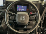 運転にかかわる様々な操作を安全に行えるように視点移動が少なく操作性に配慮されたスイッチ類が凝縮されたコクピットです。