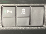 ハンドルの左下にHondaセンシング用の、VSA(ABS+TCS+横滑り抑制)解除スイッチなどがついています。