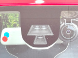 【レーダーブレーキサポート】走行中に前方の車両等を認識し、衝突しそうな時は警報とブレーキで衝突回避と被害軽減をアシスト。より安全にドライブをお楽しみいただけます。