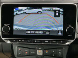 バックビューモニターです。後方画像もおおきく表示されますので、車庫入れも安心です。