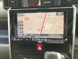 鮮明な地図表示で、目的地への道案内をスムーズに行います。渋滞情報もリアルタイムで確認でき、最適なルートを選択してくれます。遠出も安心ですね。