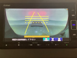 バックでの車庫入れも安心です!リアカメラが付いているバックモニター付のナビを装備しております。操作線もついており距離感も画面から確認できます。