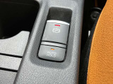 電動パーキングブレーキとオートブレーキホールド機能(信号待ち等でブレーキを踏み続けなくても自動的にブレーキ力がキープされる機能です)