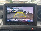 バックでの駐車が苦手な方や運転にあまり自信のない方でも後方の視界をしっかりサポート。安心して車庫入れが出来るバックカメラを装備しています!