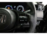 Hondaセンシングの機能のひとつ、アダプティブクルーズコントロール付!アクセルから足を離しても設定したスピードと前車との車間を保ち走行してくれます!車線維持もアシスト☆高速道路で疲労軽減ですね☆