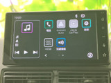 鮮やかなディスプレイが、様々な情報を分かりやすく表示。運転中の操作も直感的に行えます。HDMI入力も可能です。