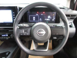 運転が楽しくなる明るく開放的な運転席まわりです。