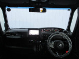 インパネ周りのお写真です。 視界が広く運転がしやすくなっております。