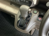 発進時から滑らかに加速する無段階変速のCVTはストップ&ゴーの多い街の中も快適です