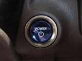スマートキー装備車なので、キーを取り出さなくてもエンジン始動が可能です。
