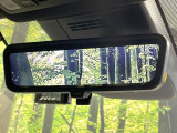 【デジタルインナーミラー】後席の大きな荷物や同乗者で後方が確認しづらい時でも安心!カメラが撮影した車両後方の映像をルームミラー内に表示。クリアな視界で状況の確認が可能です!
