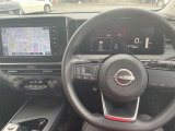 ハンドルは軽やかに回り、気持ちよく運転が出来ます。