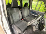 運転席シート廻りは使用感も少なく、良好な状態となっています。丁寧に使われていたことがよくわかりますね。