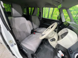 運転席シート廻りは使用感も少なく、良好な状態となっています。丁寧に使われていたことがよくわかりますね。