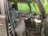 運転席シート廻りは使用感も少なく、良好な状態となっています。丁寧に使われていたことがよくわかりますね。