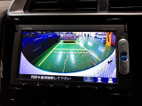 バックカメラの画像です。ガイドラインがスムースな車庫入れをサポートいたします。車庫入れの安心感がアップしますね。