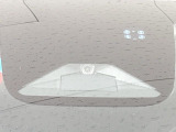 【ホンダセンシング】走行中に前方の車両等を認識し、衝突しそうな時は警報とブレーキで衝突回避と被害軽減をアシスト。より安全にドライブをお楽しみいただけます。