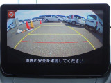 バックカメラ装備しております。駐車時に大変役に立ちますよ。駐車が苦手な方にも便利機能です。