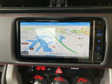 高精細な地図画面で、スムーズなナビゲーションを実現。運転をサポートする頼もしい機能です。操作も簡単に行えます。