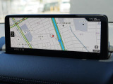 マツダコネクトの10.25インチワイドセンターディスプレイです。『Android Auto』『Apple CarPlay』や独自のコネクテッドサービスに対応したインターフェイスシステムです。