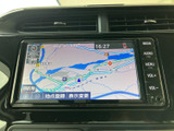 鮮明な地図表示で、目的地までスムーズに。渋滞情報もリアルタイムで確認でき、最適なルートを提案してくれます。遠出も安心ですね。