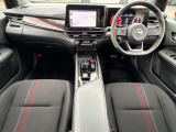 前席内装の全体像です。是非実車をご覧にお越し頂き実際にお座りください。
