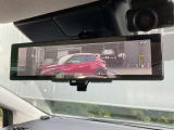 『スマートルームミラー』ミラーだけじゃない!荷物をたくさん積んでいても映像で見ることができ、後方確認バッチリ!