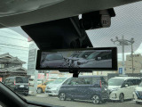 荷物をたくさん載せても後ろの確認が出来る便利なスマートルームミラー!
