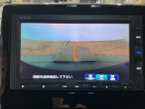 【バックカメラ】運転が苦手な方も車庫入れラクラクです!ギアをリバースに入れれば自動的に切り換わりますので、面倒な操作は不要です♪狭い駐車場もお車を傷つけず安心ですね!