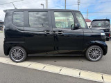 人気モデルが入庫致しました!お車の状態はモチロン、保証やサービス、アフターサービスまでお任せください!当店では保証やサービス等を含んだ総額で、お客様がお買い求め易いプライスを目指しております!