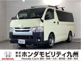 メモリーナビ等が装備された、ハイエース DXです。
