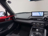 【展示車の状態】展示車は全て、マツダ車のエキスパートが、基本性能に関わる箇所を徹底的に点検。外装や室内に関しても、細部にいたるまで、しっかり清掃・洗浄を実施しています。